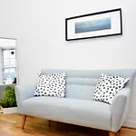 Edinburgh Castle View Apartment On Grassmarket